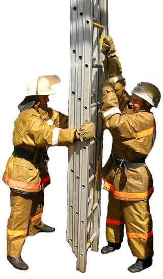 переноская пожарная лестница для подъема личного состава пожарных частей
